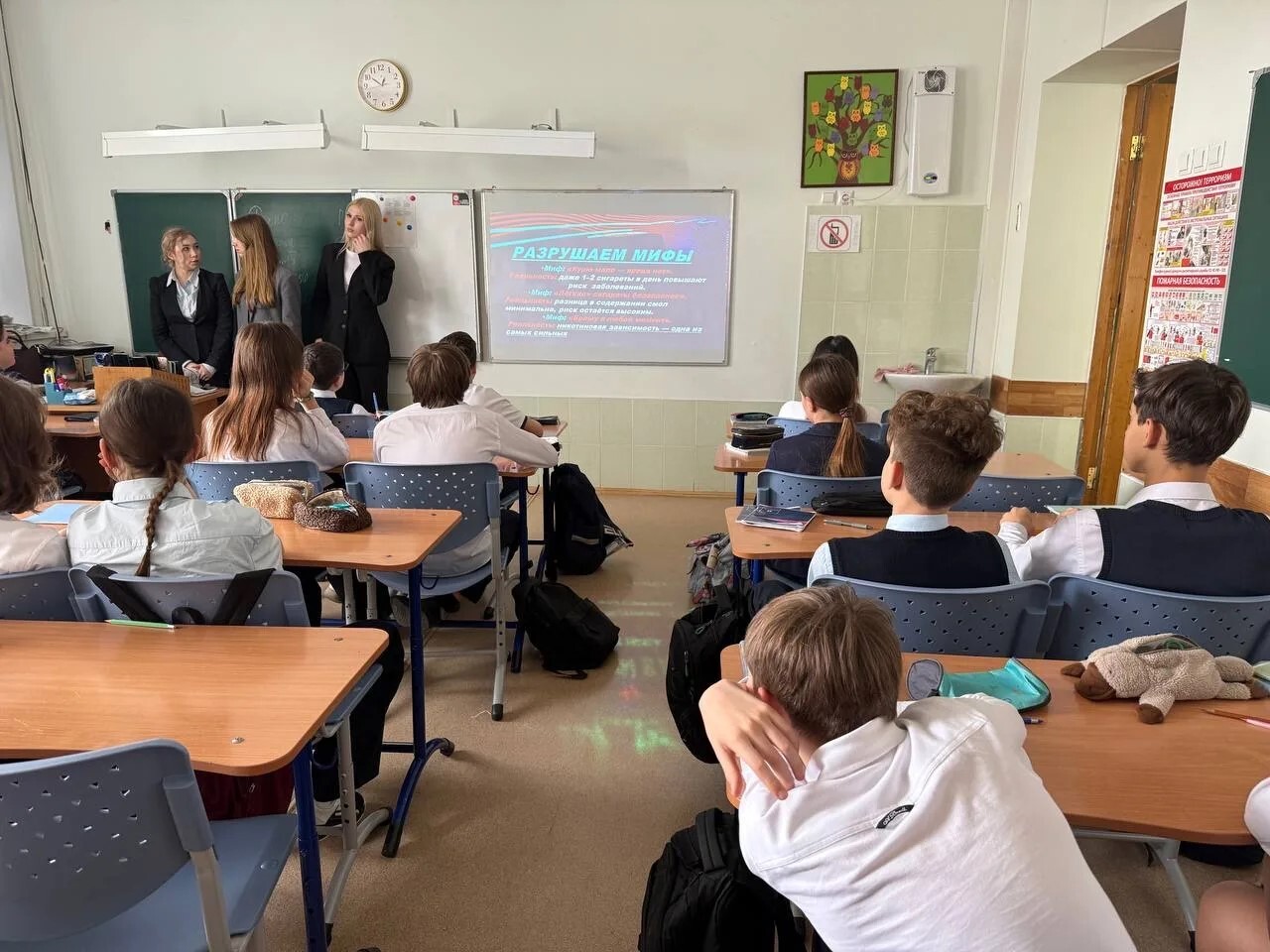🌟 Неделя здоровья в действии! 🌟 В нашей школе старшеклассники не просто говорят о здоровье, а сами учат младших товарищей полезным привычкам.